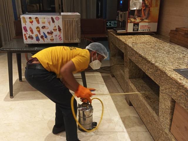 Treatment around a buffet counter before service