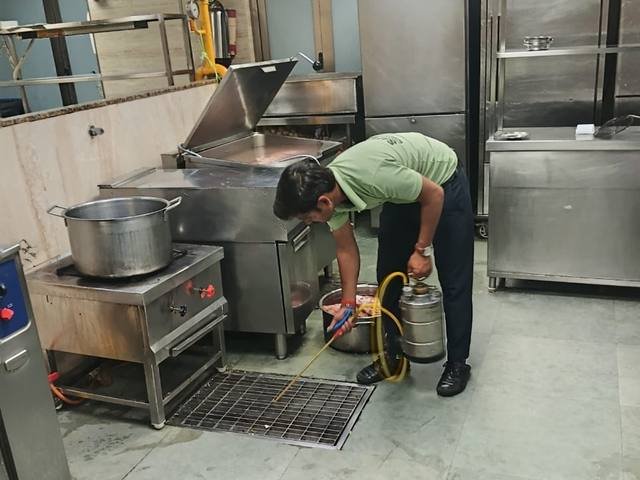 Targeted treatment around a commercial cooking range